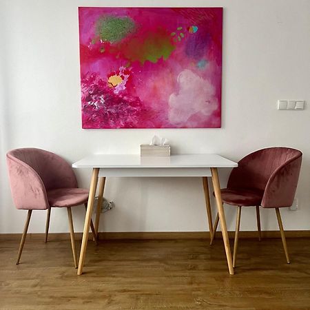 Art Apartment Telc Bagian luar foto